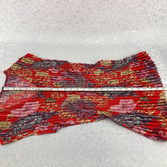 F•C Oriental Floral Sleeveless Pleated Blouse One Size Fits Most - Picture 10 of 10